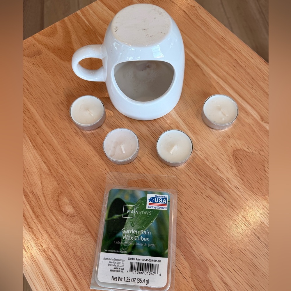 White Ceramic Wax Warmer with Tea Lights and Garden Rain Cubes Kit